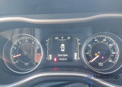 2014 Jeep Cherokee Latitude z USA, uszkodzony, nr VIN 1C4PJMCS6EW147699